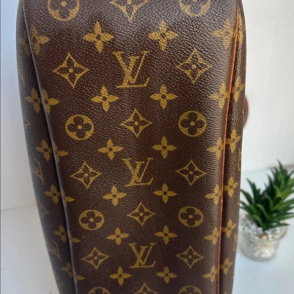Louis Vuitton Monogram Deauville 
Date Code MI 0037 ( the best I can make of it) - Picture 8 of 15